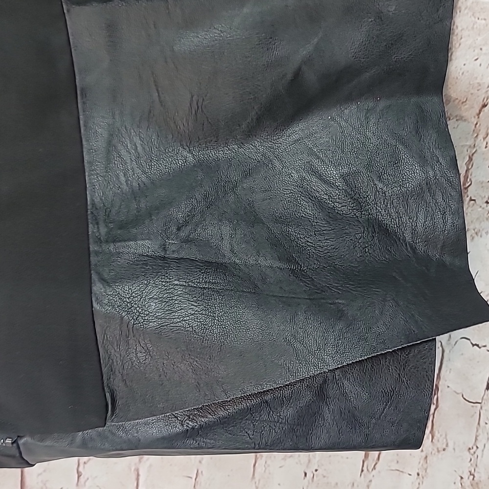 harve Benard faux leather black skirt size large - Picture 2 of 6